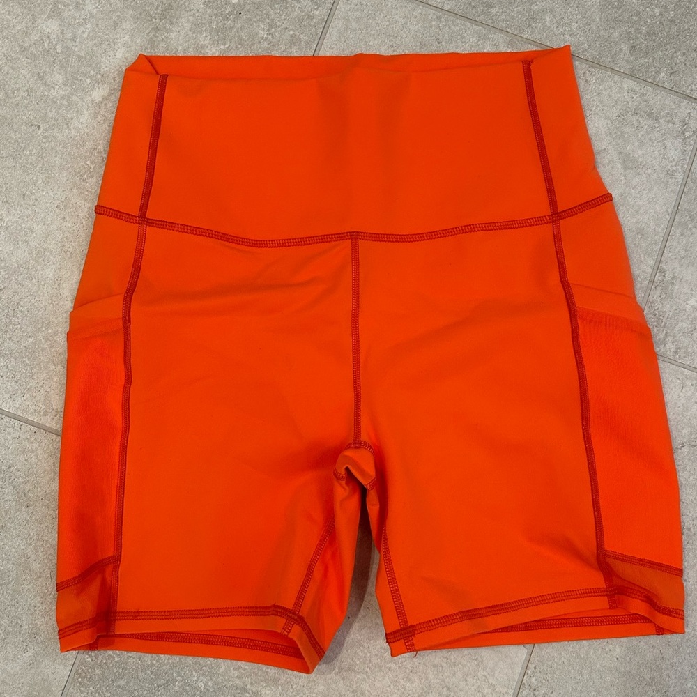 Fabletics on the go ultra high waisted 6” short